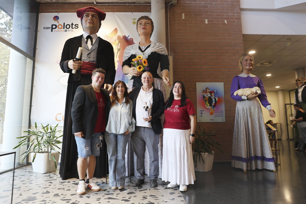 Una exposició prepara la trobada de gegants vallesans a Canovelles