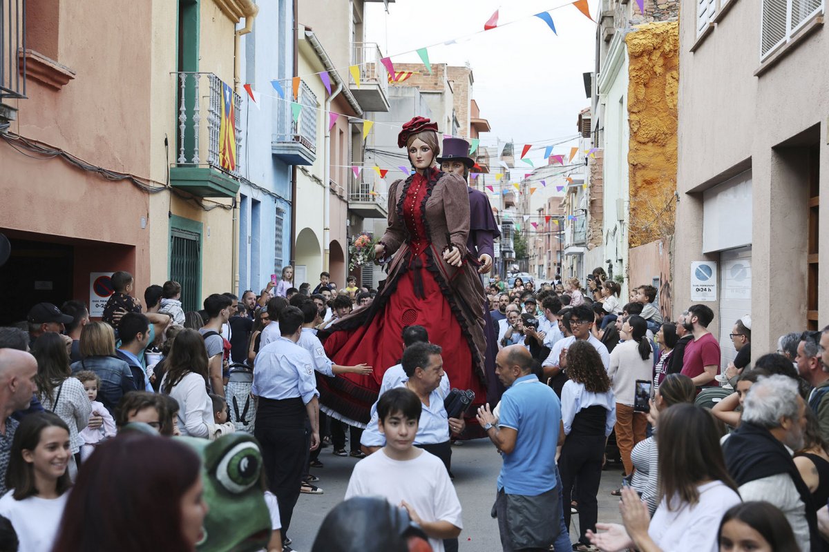 Granollers celebra la diada dels gegants vells pels Sants Metges