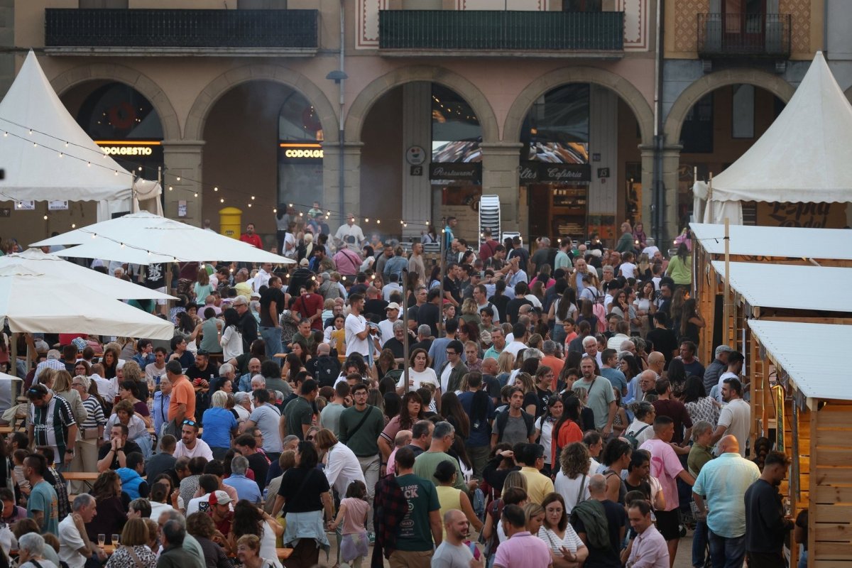 Manlleu presenta tres dies plens de gastronomia, cervesa artesana i música amb la Fira del Porc i la Cervesa